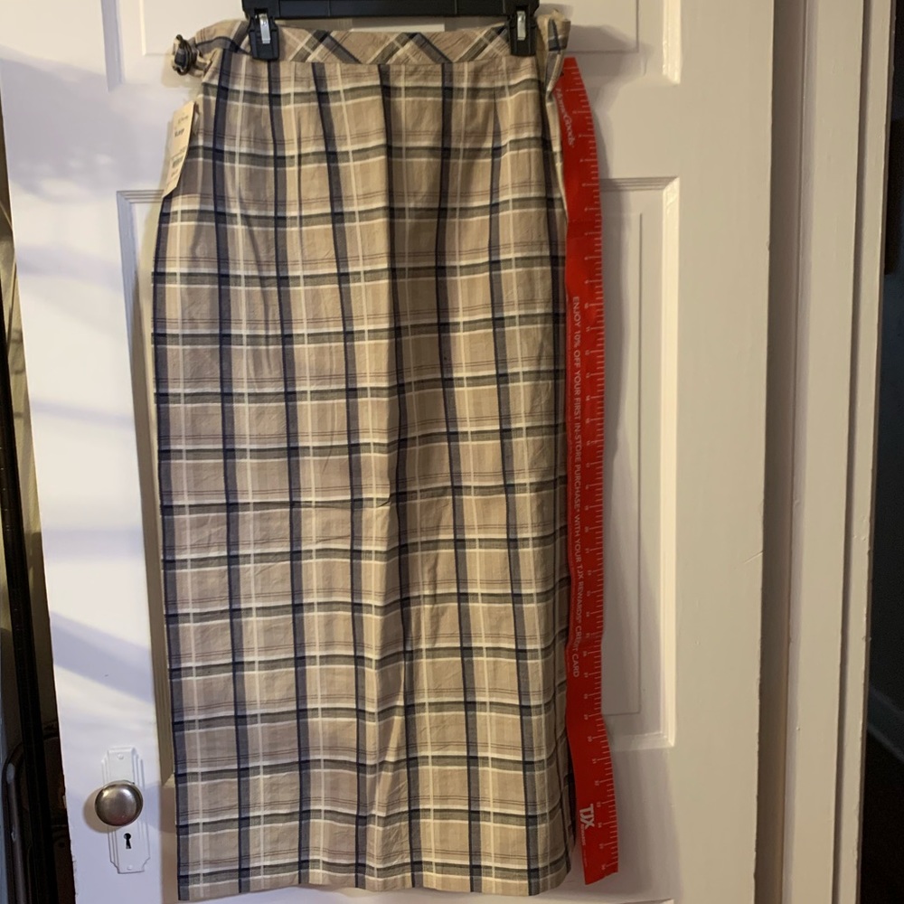 It’s a WRAP! Skirt, not traditional tie